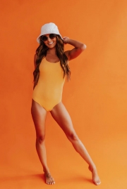 SCRUNCH ONE PIECE IN CANTALOUPE